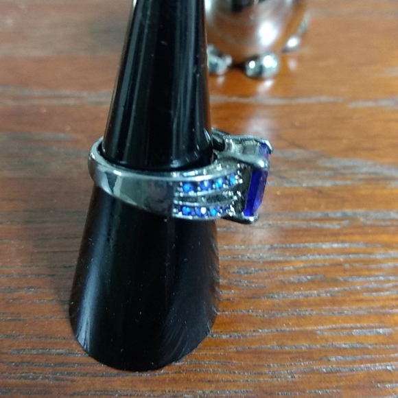 Blue stones and silver ring - Picture 2 of 2
